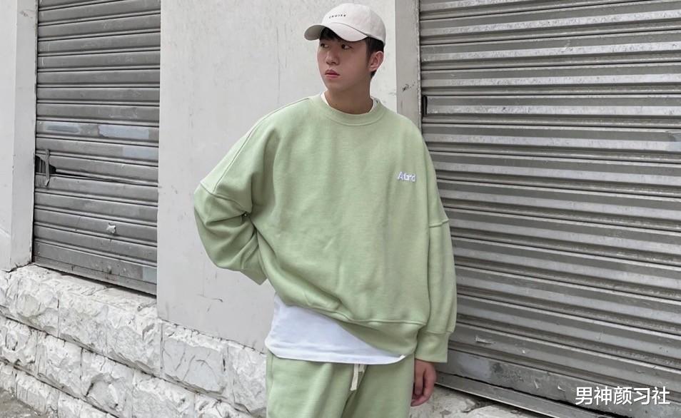 男神颜习社 被追捧的极简主义，让“坏男人”在秋天也能个是City boy