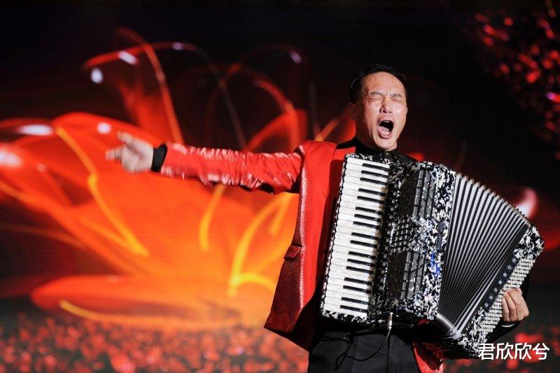 君欣欣兮 人琴合一 手风琴大师杨帆的狂奏、爱恋与梦想