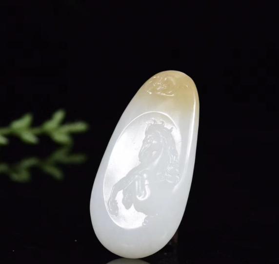 雕刻|蝙蝠在玉雕当中的造型不同，寓意也不同