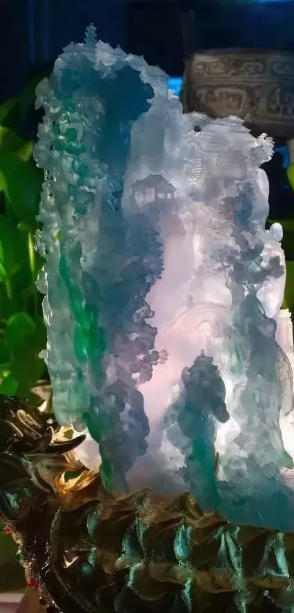 翡翠|叫价5亿的翡翠原石！却一只满色手镯都取不出来？