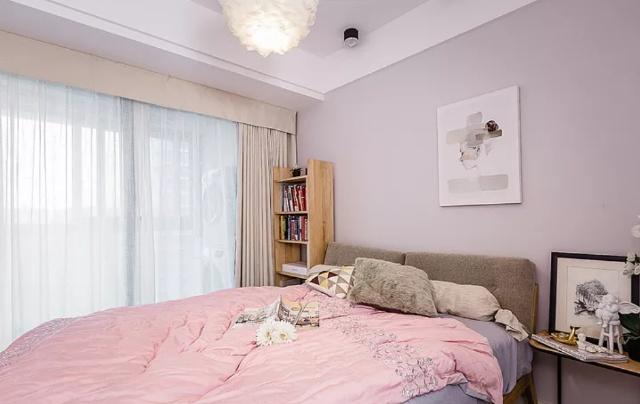 装修新灵感,一进客厅被“窗边地台”迷住了!卧室最温馨,赞!