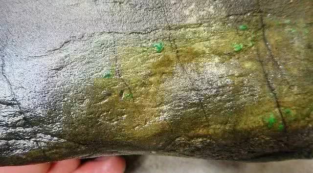 新三板 翡翠毛料（原石）是行家与行家的交易，普通人千万别玩。