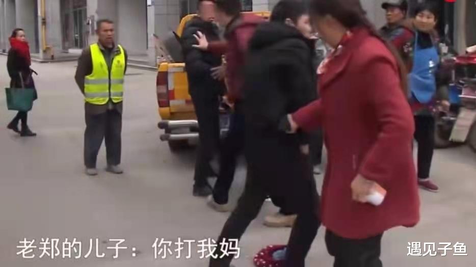 遇见子鱼|58岁男人哭诉老婆孩子霸占9套房产，被赶出家门，网友：自己作的