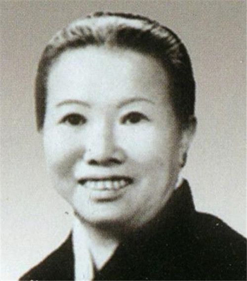 李德|1939年李德回到苏联，没带两位中国妻子回去，后来她们过得如何？