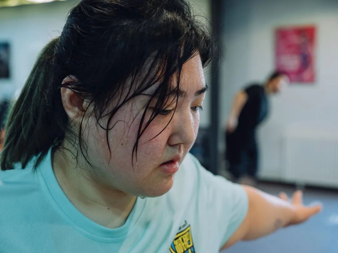 教练 那个减肥训练营里的XXXL女孩