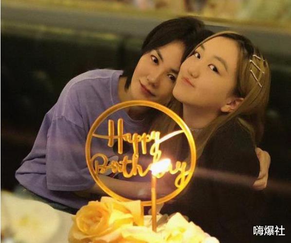 李嫣|王菲14岁的女儿李嫣疑似早恋，深夜发文尺度很大，并自曝奇怪癖好