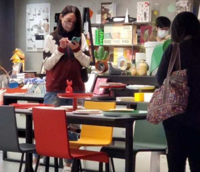 许晴|47岁陈炜斥千万首置业，提前为新屋买家具，不着急与同居男友结婚