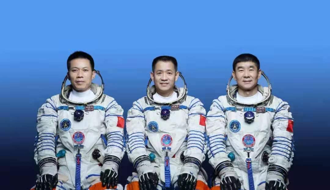 蚊子 腿软到站不起来？三位宇航员在太空3个月之后，身体会发生什么？