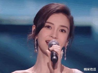 Angelababy|杨颖跨年生图曝光！背上全是骨头，礼服都快撑不起来了