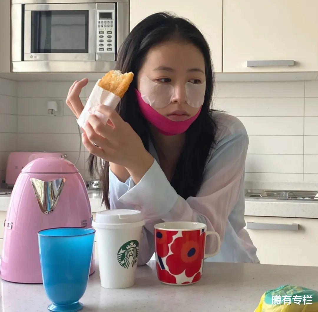 曦有专栏|“真”北漂女孩周雨彤:一个在厨房里拍大片的时尚博主