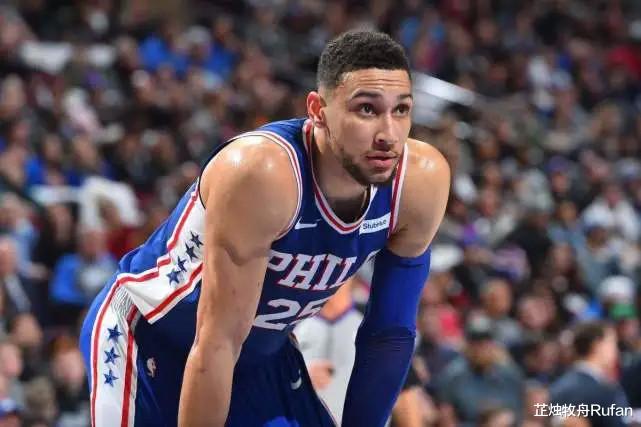 西蒙斯 西蒙斯：马刺和勇士会考虑交易得到我，但球队要价非我所控制