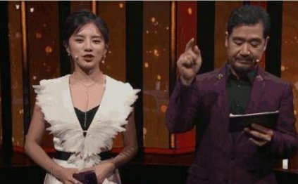 白百何|知名女主持现场失误，少穿一件衣服，张国立硬是60分钟没敢转头