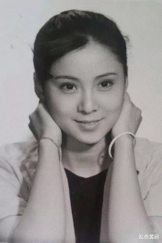 安雯|87《红楼梦》欧阳奋强说，她太漂亮，看见她眼睛都转不动了