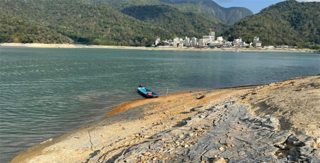 霍金 2021年灾难环生，沙漠发大水，大湖干涸，霍金预言真要实现了吗？