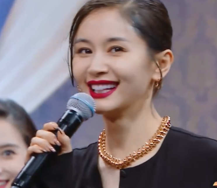 锦鲤祝福 《王牌》女嘉宾被泼水卸妆,王子文细纹明显,baby状态看傻眼