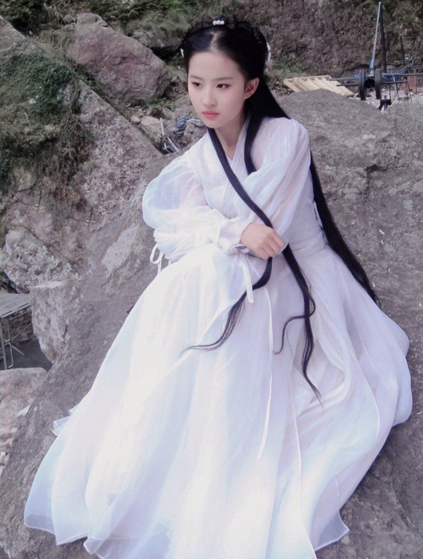 神雕侠侣|新《神雕侠侣》杀青两年，看到小龙女人选，网友：配不上公孙止