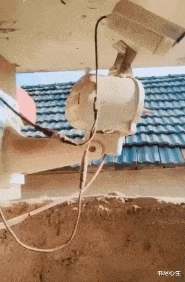 书尽心生|搞笑GIF：还是上学的时候欢乐啊，你们这样玩过吗？