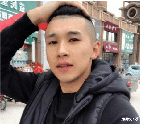 陈山|“龅牙怪”陈山的覆灭史:曾经的“卖丑”网红鼻祖,如今凄惨异常