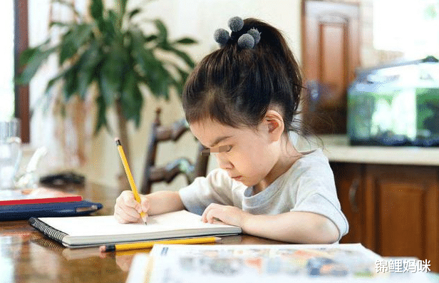 锦鲤妈咪|丈夫责怪妻子智商影响四代人,打骂不断,究竟是谁让孩子学习变差