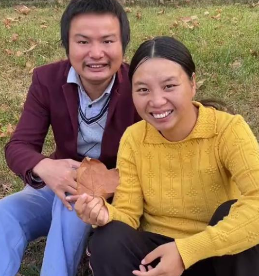 人物设定|牛爱芳夫妻再次翻车，双手白净不似农村人，网友：演技超群