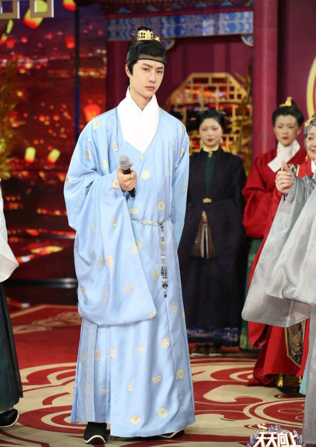 王一博|王一博解约Nike后再放大招，变身“生化人”，体验真人NPC