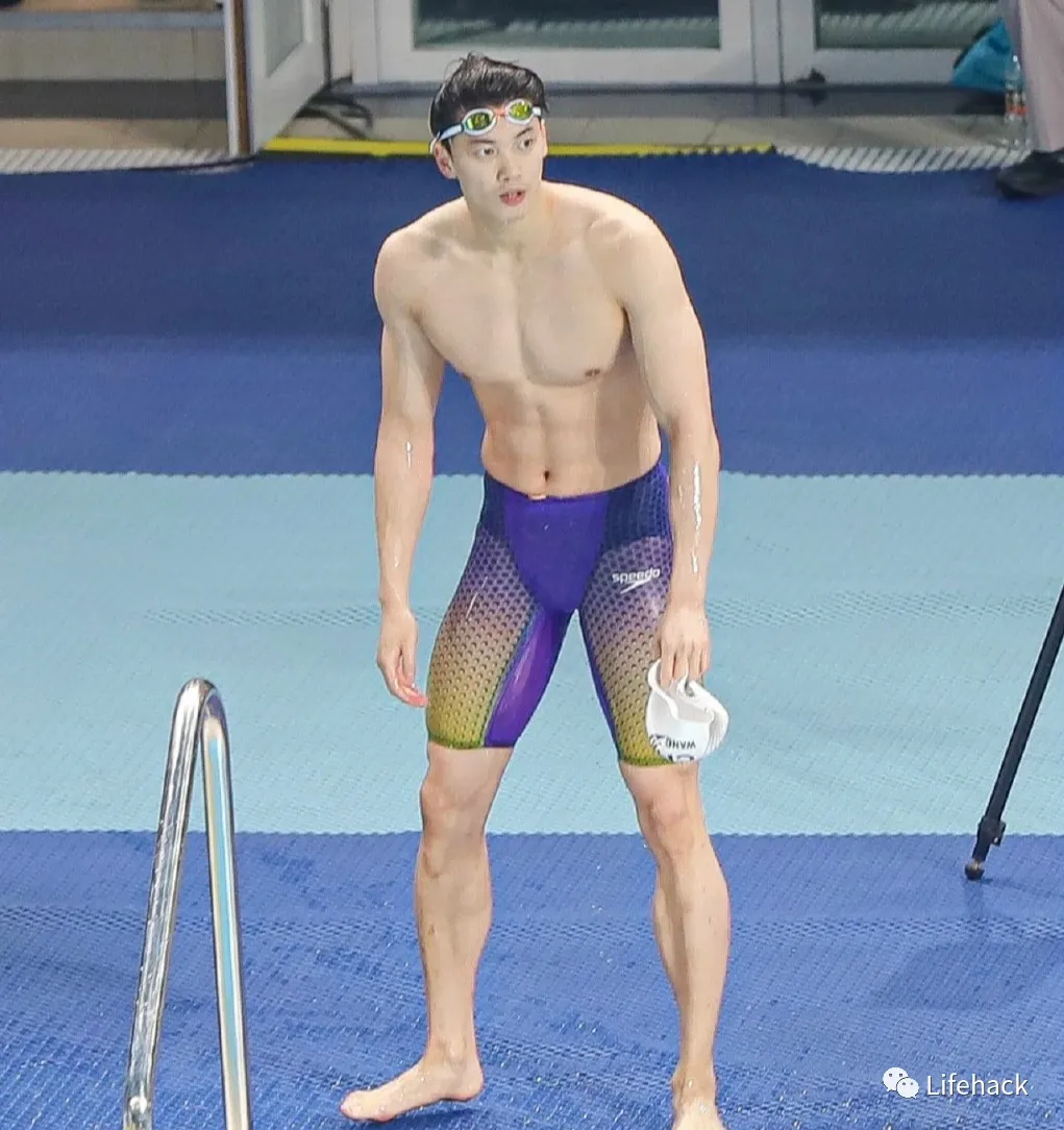 全运会|汪顺最新泳裤照曝光，公狗腰太绝了