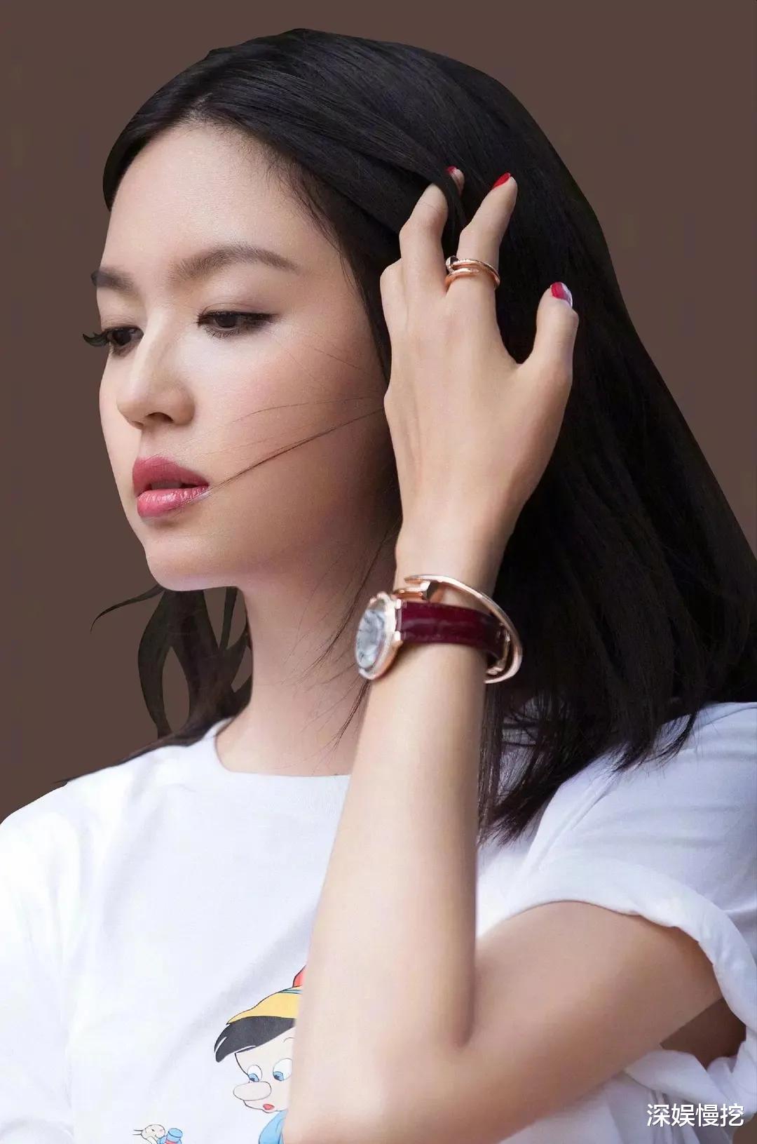 张梓琳|中国首位取得世界小姐冠军的她，为人十分低调，35岁仍旧身材火辣