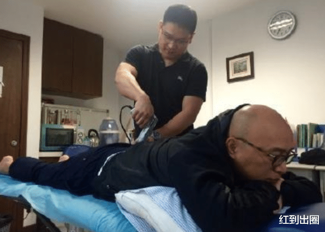 孟非|孟非解除封闭后出席友人婚礼，上台致辞无人理，言词激动脸部通红