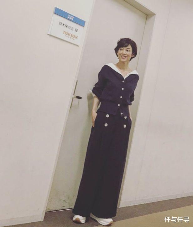 仟与仟寻|《东爱》30年：莉香的穿搭从来没过时！盘点90年代复古风的3大元素