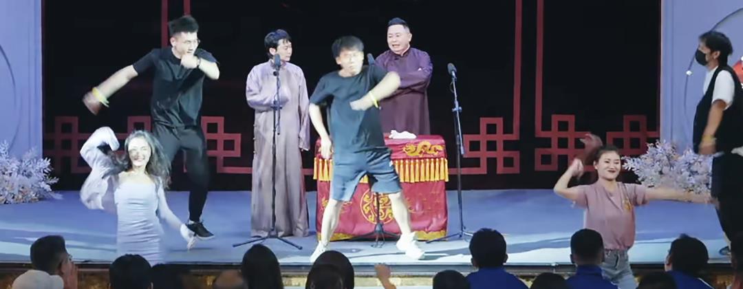 奶球妈咪聊|相声在传承中创新,孟鹤堂阎鹤祥说相声跟“死”物争主角,想法好