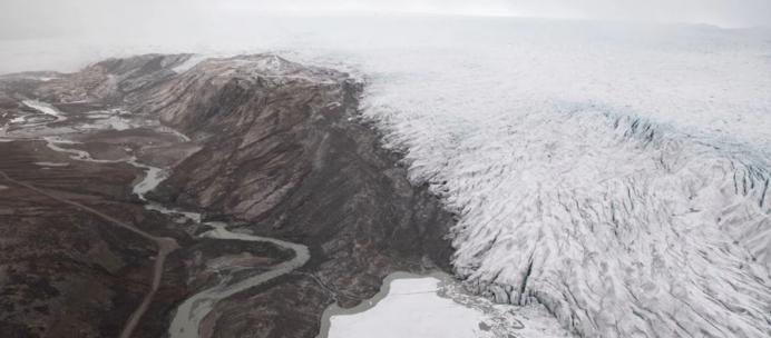 冰盖 每天融化80亿吨！格陵兰岛冰盖消失倒计时，人类要在2040年崩盘？