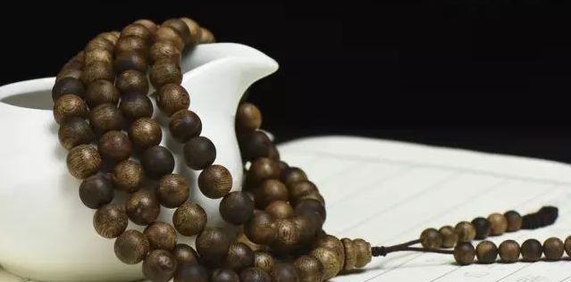 奇石|海南沉香手串怎么辨真假，可以从这几点着手，避免踩雷