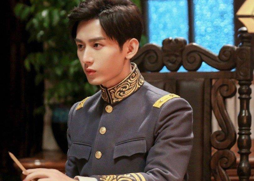 成毅|成毅挑战谍战剧，搭档女主来自《锦心似玉》，看阵容：熬夜也得追