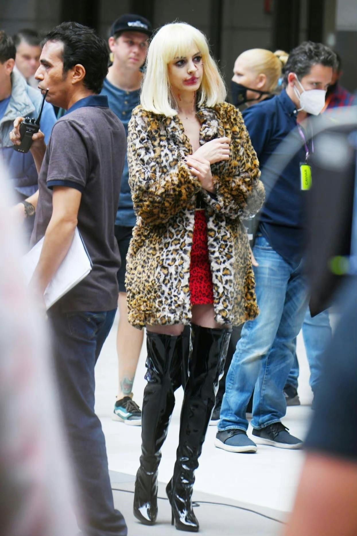 安妮·海瑟薇|安妮海瑟薇真有一套！快40了还是那么美，略施粉黛就轻松惊艳众人