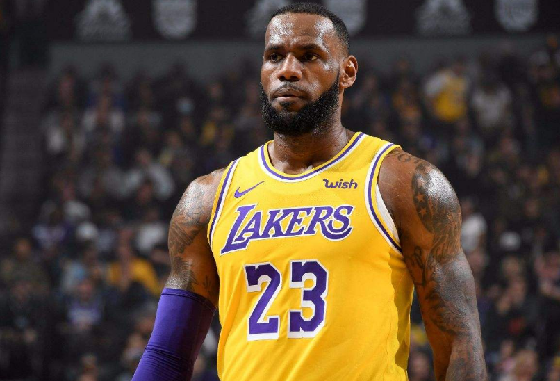 交易 詹姆斯在母队坚守，招募再厉害的球员，全是詹姆斯的本事