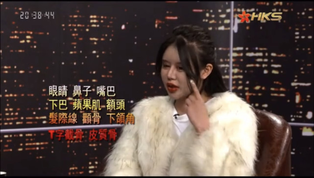 张卫健|15岁女网红花费400万整容成瘾，天天晒照自认为很美，网友吐槽像60岁