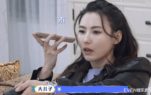 张柏芝|张柏芝在内地定居，两个儿子不同意转学，大儿子已经有女朋友了