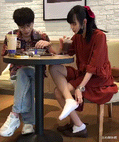 小姐姐|“华为1996年的招聘广告，大家自己感受一下！”哇哈哈哈哈～