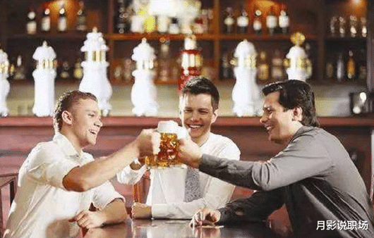 穿衣搭配|职场中年人,不要让变化成为你的日常,学会2种方法,改变应付式生活