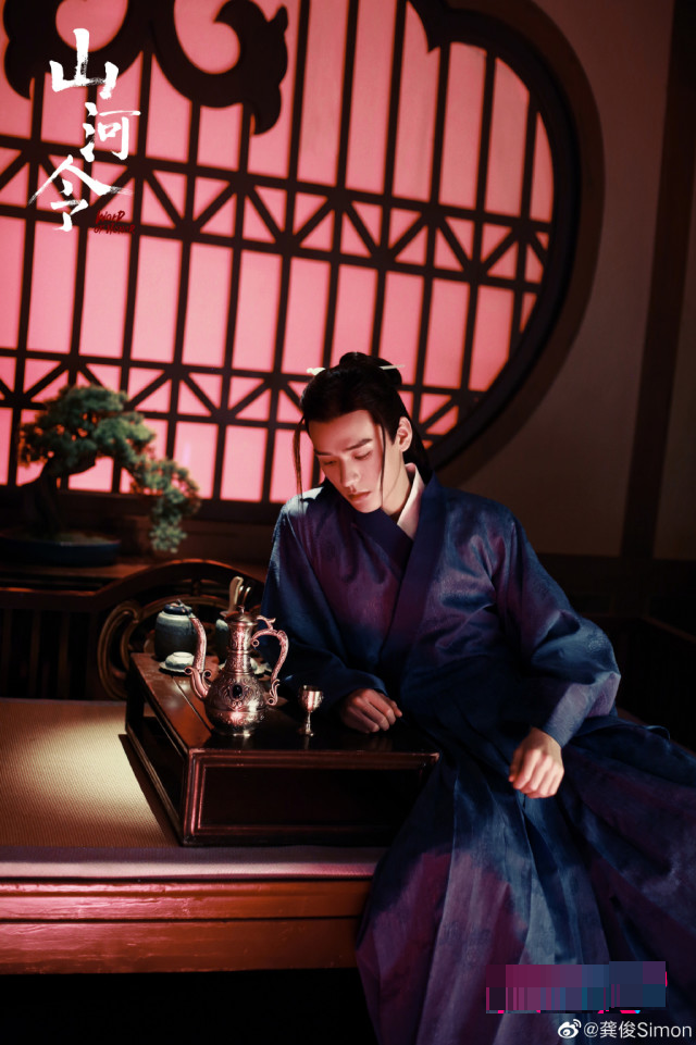 谭松韵|百科明星人气榜，王一博依旧是老位置，龚俊仿佛没火过