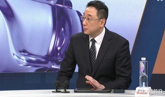 教育为本|砸球泄愤!再度怒吼小弟,伤归后的易建联怎么了?名宿公开批评