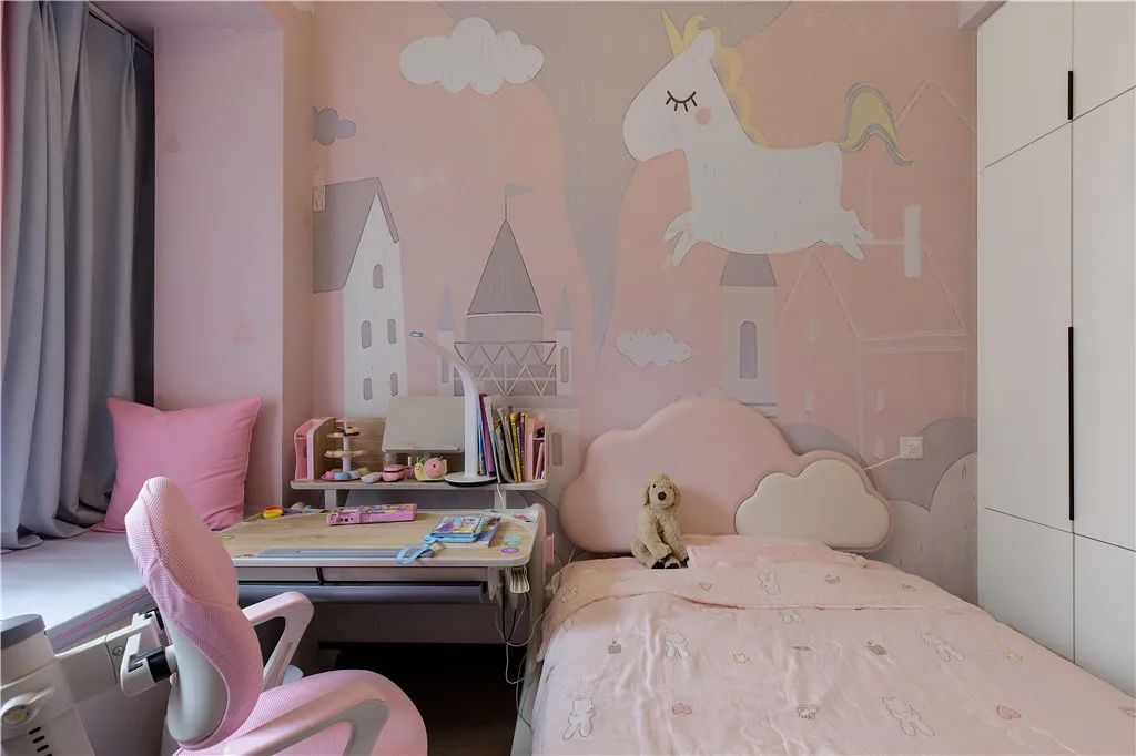 122㎡现代轻奢,壕气的精装房,改造轻盈舒适的空间!