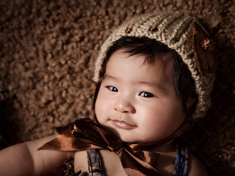 小孩百天照拍一套好看的大约多少钱？