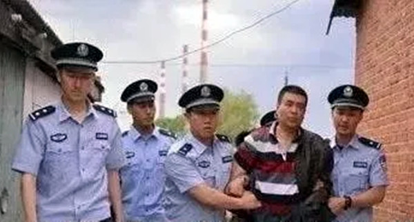 男子欠债累累,怕自己家人遭到报复,杀害债主后逃跑