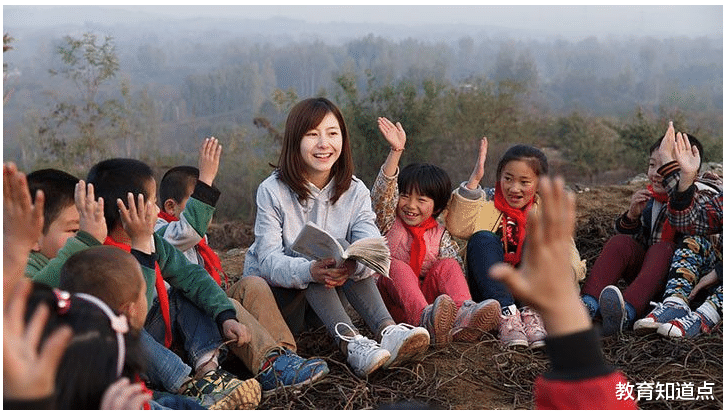 |才上班3个月，侄女说不愿再当老师了，老教师笑了，这仅仅是开头