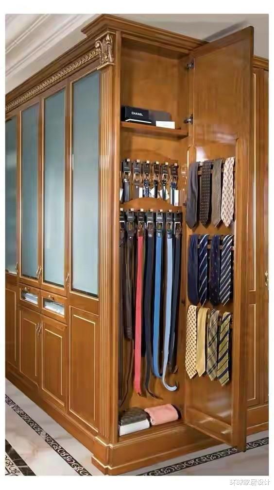 定制衣柜别再侧面封边，留15cm做功能区，观赏性大增，实用性翻倍