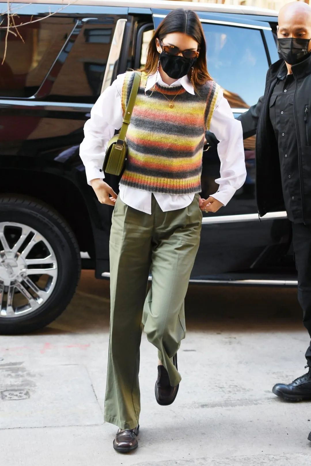 FashionWeek 如何实现一衣多穿？你只需要件衬衫