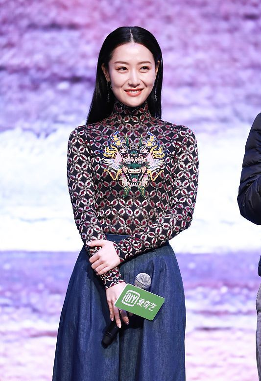 BiuVogue 白冰的“玉漱公主”深入人心，就算穿华丽的紧身服装，气场也很强