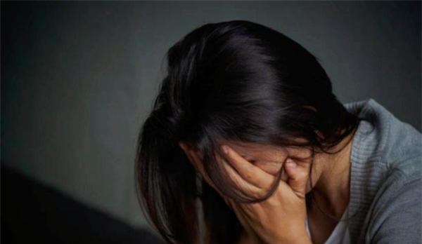 阳光语言矫正说|江苏内裤投毒案始末:男子怀疑妻子出轨,浸百草枯致其身亡