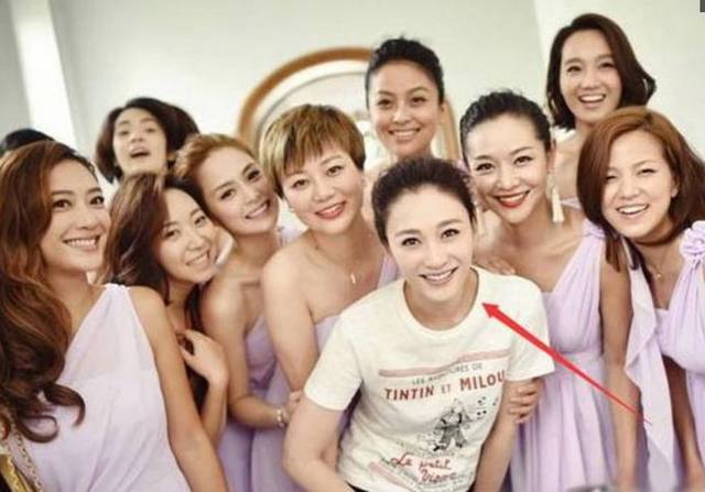 咸蛋的小姐 “李小冉长得也不是特别惊艳，为什么很多明星都夸她喜欢她？”哈哈哈